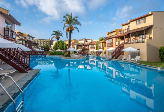 Selectum Family Resort Side – Göl Evleri Havuzu 1 ve 2
