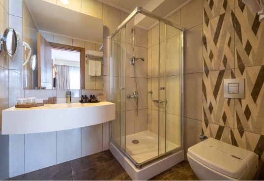 Selectum Family Resort Side – Family Lake House